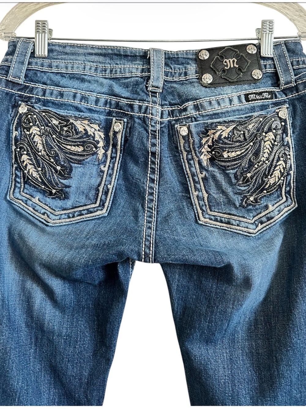 Miss Me JW539B4 Embellished Pockets Distressed Boot Cut Jeans Size 31 X 29 - Picture 6 of 11